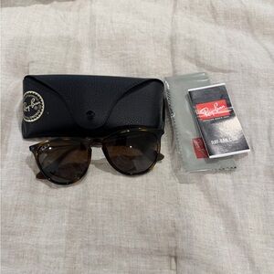 Never worn Ray-Ban Brown Sunglasses with Black Case